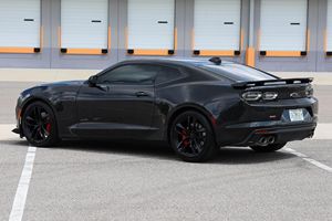 Chevrolet Camaro 2SS Coupé Édition Collector 2024 d'occasion, 455 ch, V8 6,2 litres, Noir Métallisé Panther, Non Modifié - Product Image 3