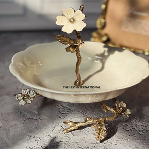 Soporte de pastel de aperitivos de acero inoxidable de dos niveles con mango de diseñador Juego de Calidad exclusiva de 2 Soporte de pastel de postre de color dorado - Product Image 4