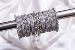 Ensemble de bracelets en verre en tissu velours personnalisé, style élégant, dernières tendances pour les fêtes et les occasions spéciales, bracelet pour filles - Product Image 5