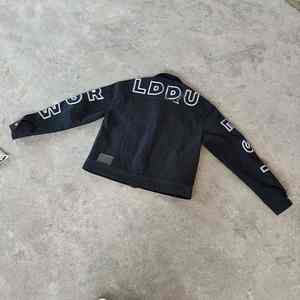 Veste en jean tendance pour homme, style 2024, personnalisée, déchirée, effet délavé, streetwear, veste en jean élégante pour homme. - Product Image 2