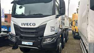 Camion benne IVECO X-WAY AD360 8X4 neuf/d'occasion avec caméra arrière 360°, capacité de charge 31-40T, émission Euro 6, diesel Dongfeng, automatique - Product Image 2