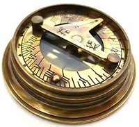 Boussole solaire vintage en laiton avec étui en cuir - Mary Rose 1511-1545 gravée, objet de collection nautique et cadeau, pointeur extérieur durable
