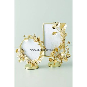 Ensemble de cadres de collage en métal élégant de haute qualité, parfait pour les photos faites à la main dans les hôtels à domicile et les accessoires de décoration de restaurant. - Product Image 1