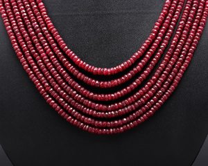 Perles de pierre de rubis de haute qualité, perles rondelles en verre naturel rempli - Gemmes Mehrajudin d'origine Rajasthan, certifiées par un tiers - Product Image 1