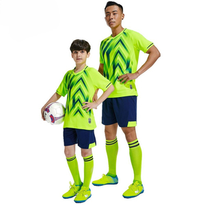 Maillot de football personnalisé de haute qualité, respirant, à manches courtes, uniforme de football classique pour adultes, pour l'entraînement sportif - Product Image 6