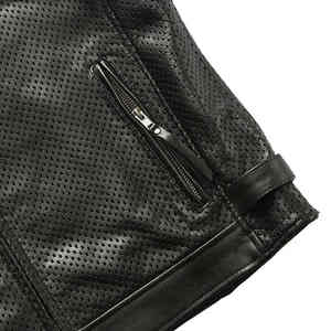 Chaleco de Invierno de Cuero Genuino de Lujo, Resistente al Viento y Ecológico para Hombre, Chaqueta de Motociclista sin Mangas Personalizada con Botones de Cuerno y Acabado de Alta Gama - Product Image 3