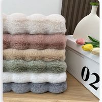 Alfombra Moderna Reversible Personalizada de Imitación de Pelo de Conejo con Textura de Terciopelo Acolchado para Uso en Hoteles y Hogares