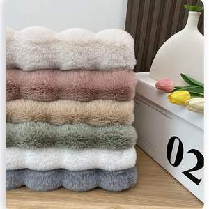 Tapis d'intérieur moderne réversible personnalisé en fausse fourrure de lapin, avec texture velours bulle tuftée, pour hôtels et usage domestique - Product Image 4