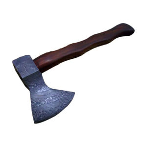 Hacha hecha a mano con material de acero de Damasco y hoja de alta calidad, ideal para tareas al aire libre y equipo de camping. - Product Image 1