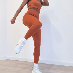 Trending 2025 Yoga Suit Women Set Custom Gym Wear Venta al por mayor Seamless Activewear Supply - Product Image 4