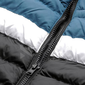 Vestes d'hiver matelassées de haute qualité fabriquées au Pakistan, col montant enduit, logo sur le devant, design personnalisé, vente en gros, vestes à capuche pour hommes - Product Image 4