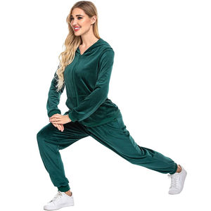 Survêtement en velours vert taille Lus personnalisé pour femmes survêtement de jogging deux pièces pour vêtements d'extérieur d'hiver - Product Image 1