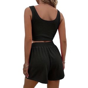 Ensemble Leggings courts + soutien-gorge de sport croisé Survêtement de gymnastique pour femmes - Product Image 4