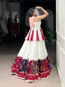 Nouvelle rayonne pure multi-patchwork avec dentelle retouche Lehenga Choli vêtements de mariage en soie formelle - Product Image 5