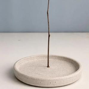 Porte-encens incurvé minimaliste, artisanal, en pierre naturelle, support pour bâtonnets d'encens, design moderne en arc, brûleur d'encens de table, méditation - Product Image 2