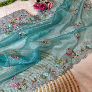 Blusa de Sari de Tela Suave Khadi VASTRA COTTAGE con Hilo de Diseño y Trabajo de Zari en el Pallu, Perfecta para Fiestas, Ropa Étnica de Diseñador - Product Image 5