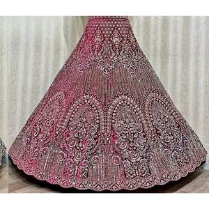 Riddhi Suman Designer Lehenga Bridal Wear con doble lata, Choli Jarakan sin coser y detalles hechos a mano - Product Image 4