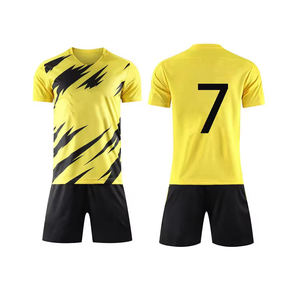 Uniforme d'entraînement de football unisexe à manches courtes de qualité supérieure coupe automatisée ensembles de sublimation pour hommes - Product Image 1