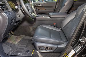 Lexus GX 550 Premium+ 2024, Caja de Cambios Automática, Tracción en las Cuatro Ruedas, Cuero Oscuro, Turbo, R18, Aluminio, Certificado, Limpio y en Buen Estado - Product Image 4