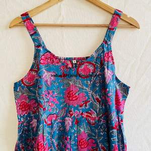 Hermoso Vestido Estampado Floral en Bloques de Algodón, Vestido para Uso Casual, Vestido Estampado a Mano - Product Image 6