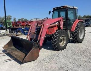 Tractor Massey Ferguson 5445 de 2006: Rendimiento Comprobado con Potencia Versátil - Product Image 1