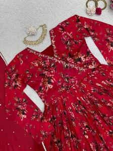 Diseñador Party Wear Faux Georgette Hermosa impresión digital y secuencia Trabajo manual Bordado Kurta con pantalón con conjunto Dupatta - Product Image 5