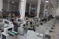 Machine d'emballage automatique de film à bulles pour les produits de livraison express emballés