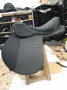 Sillas de Montar Inglesas de Cuero Hechas a Medida, Adecuadas para Tiendas de Artículos Ecuestres y para su Reventa por Tiendas de Artículos de Equitación - Product Image 4