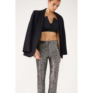 กางเกงผ้าสเตรชประดับเลื่อม - Product Image 3