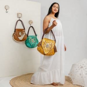 Bolso de Hombro Hecho a Mano de Piel Auténtica para Mujer, Bandolera con Estampado Geométrico Bohemio, Colorido, Personalizado, Temporada de Primavera, Invierno y Otoño - Product Image 2