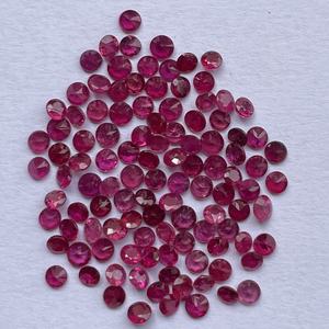 พลอยทับทิมพม่าสีแดงชมพูธรรมชาติ ขนาด 2 มม. 3 มม. 4 มม. ทรงเหลี่ยมเจียระไนแบบบริลเลียนท์  คุณภาพ AAA ได้รับการรับรองจาก IGI ของแท้จากอินเดีย สำหรับทำเครื่องประดับ - Product Image 3