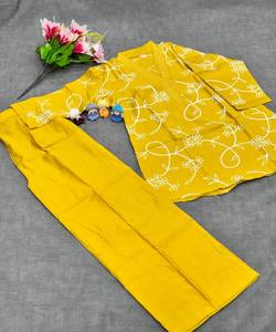 ชุดเสื้อผ้าแนวพื้นเมืองของ Vatican Ari ชุดใส่ทำงานสีเหลืองลำลอง - Product Image 2