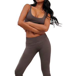 Ensemble de survêtement pour femmes, haut et pantalon assortis, idéal pour l'entraînement en salle de sport ou la mode de rue confortable, personnalisable, séchage rapide - Product Image 3