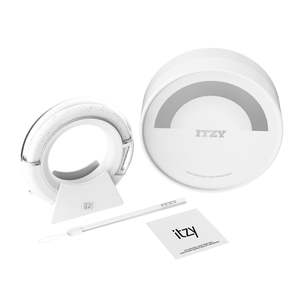 ITZY - Official <b>Light</b> <b>Stick</b> - Product Image 1
