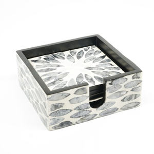 ชุดจานรองแก้วตกแต่งลายมุกและไม้สุดหรู บรรจุในกล่องของขวัญพรีเมียม สำหรับตกแต่งบ้านสุดหรู รับผลิตแบบ OEM ODM ขายส่ง - Product Image 1