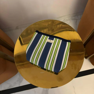 กระเป๋าเครื่องสำอางพลาสติกรีไซเคิลขนาดใหญ่สไตล์แฟนซีกระเป๋าเครื่องสำอางกันน้ำปิดฝาปิดเป็นมิตรกับสิ่งแวดล้อม - Product Image 1