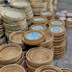 Vente en gros au Vietnam de plateau de service rond en rotin naturel et nacre parfait pour les décorations du Ramadan et de l'Aïd - Product Image 3