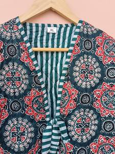 Veste en coton matelassé pour femme avec bloc à la main imprimé fleuri col en V et décoration à rayures à la mode tenue de fête d'été ouverte avec ceinture - Product Image 4