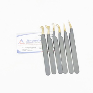 Juego de pinzas de pestañas negras con punta dorada al por mayor, pinzas de extensión de pestañas sostenibles con logotipo personalizado de acero inoxidable de alta calidad - Product Image 2