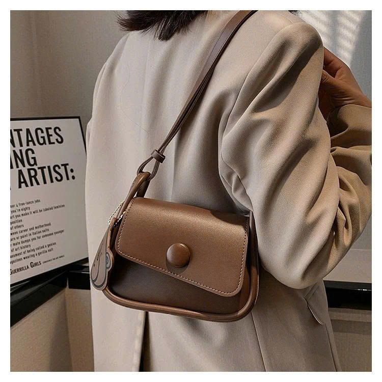 น้ำตาลอ่อน