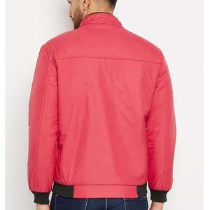 Votre look décontracté avec une veste universitaire en satin pour homme, offrant confort, durabilité et un style sportif - Product Image 4