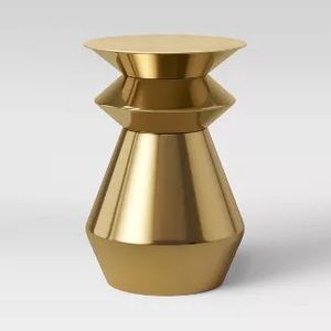 Stylish aluminium flower <b>vase</b> with handcrafted body and silver finish for timeless decor in dining rooms or lounges - Product Image 2