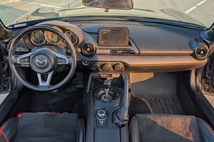 Mazda MX-5 Miata Club 2019 Usado en Excelentes Condiciones - Product Image 3