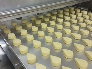 Machine à déposer les pâtisseries Volo - Machine électrique à pâtisseries monocolores 9 buses Coupe-fil Dimensions 171x110x147cm - Product Image 3