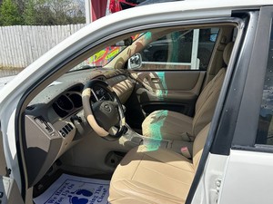 รถยนต์โตโยต้าไฮแลนเดอร์ ลิมิเต็ด AWD 4 ประตู SUV ปี 2005 พร้อมเบาะแถวที่สาม เกียร์อัตโนมัติ ขายดี - Product Image 2