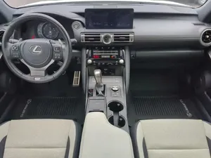 Lexus IS 350 F Sport 2022 - Product Image 2