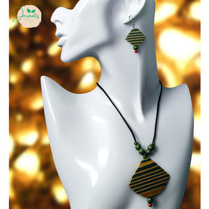 Elegante Juego de Joyas Vintage para Mujer con Diseño Artesanal, Textura Natural, Accesorios de Moda para Bodas y Aniversarios - Product Image 2