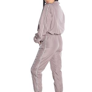 Ensemble coupe-vent imperméable en polyester à capuche pour homme, deux pièces, veste et pantalon, logo personnalisé, vêtements de sport légers, tenue de plein air - Product Image 3