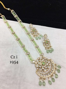 Conjunto de Collar y Aretes de Boda Majestic Kundan Moissanite, Diseñado para la Fabricación de Joyería Nupcial Clásica y Elegante, Venta al por Mayor - Product Image 2