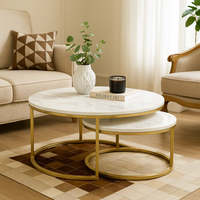 Ensemble de 2 tables basses scandinaves modernes et minimalistes avec plateau en marbre et structure en métal blanc et doré, meubles de salon